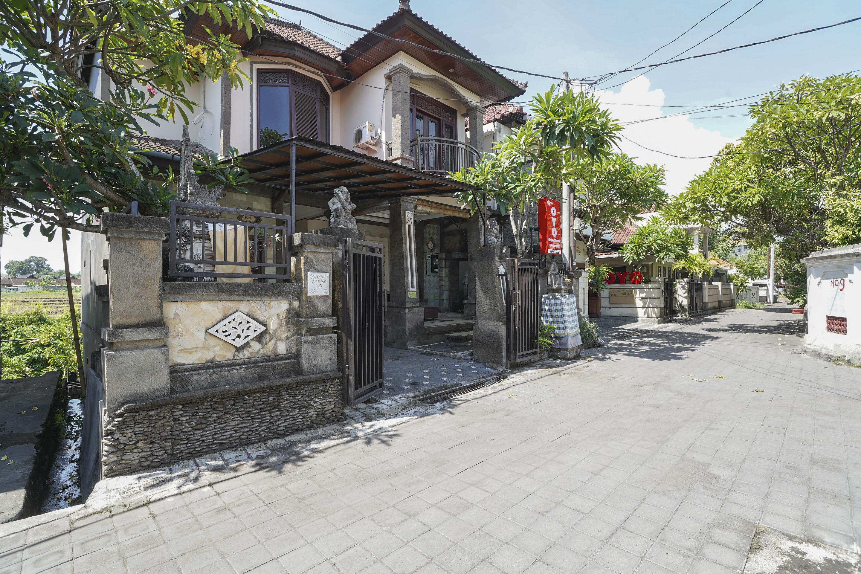 OYO 2321 Griya Shanti Homestay Ketewel Dış mekan fotoğraf