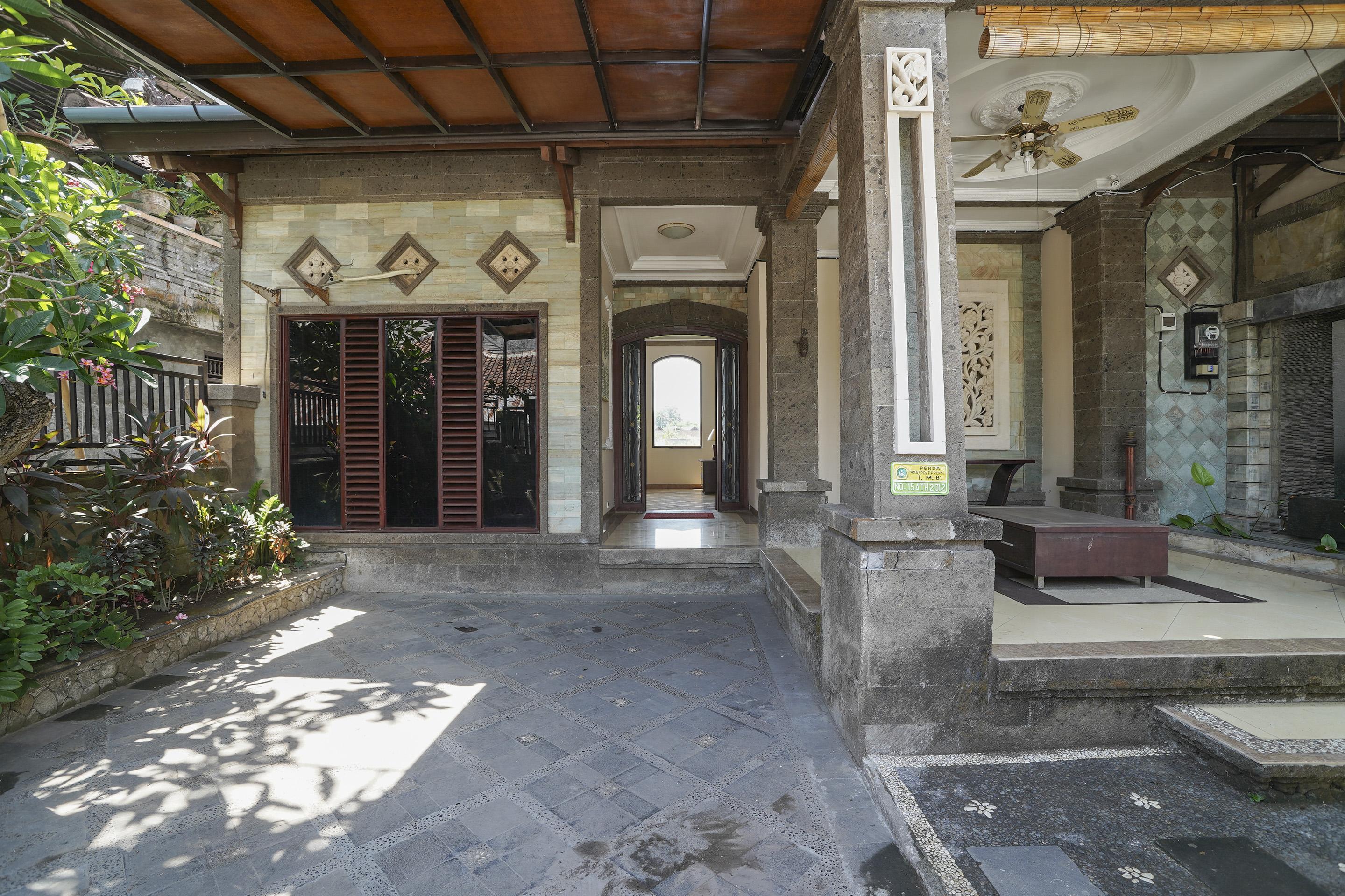 OYO 2321 Griya Shanti Homestay Ketewel Dış mekan fotoğraf