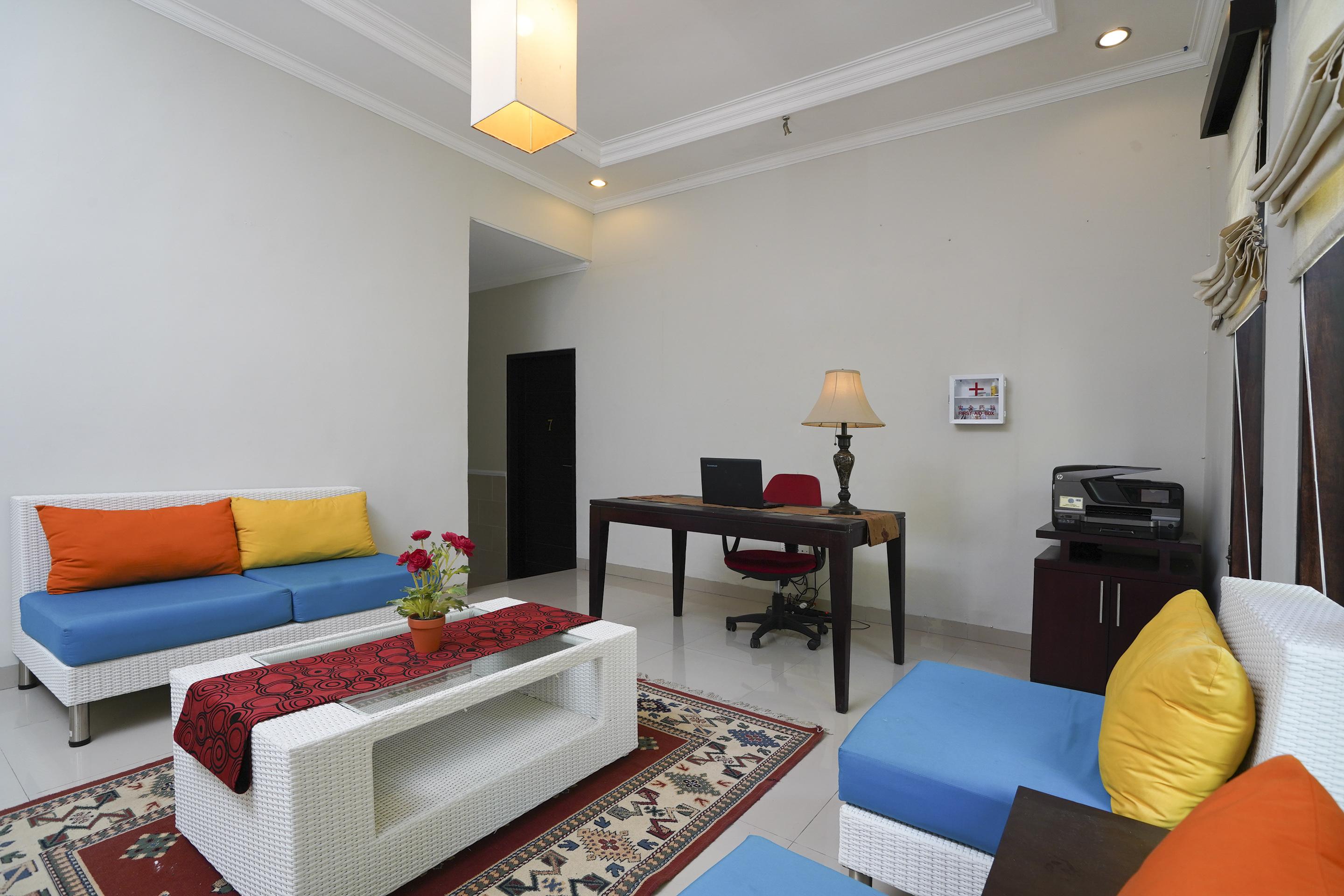 OYO 2321 Griya Shanti Homestay Ketewel Dış mekan fotoğraf